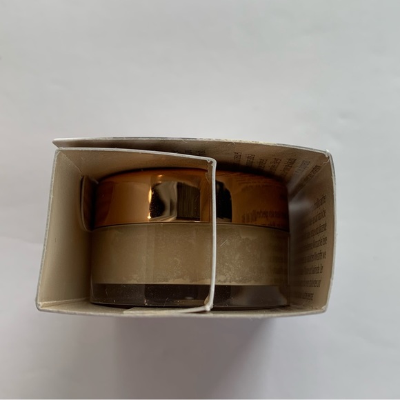 Nude By Nature travel size translucent Loose Finishing Powder 04 Banana 1.5g - Picture 6 of 8